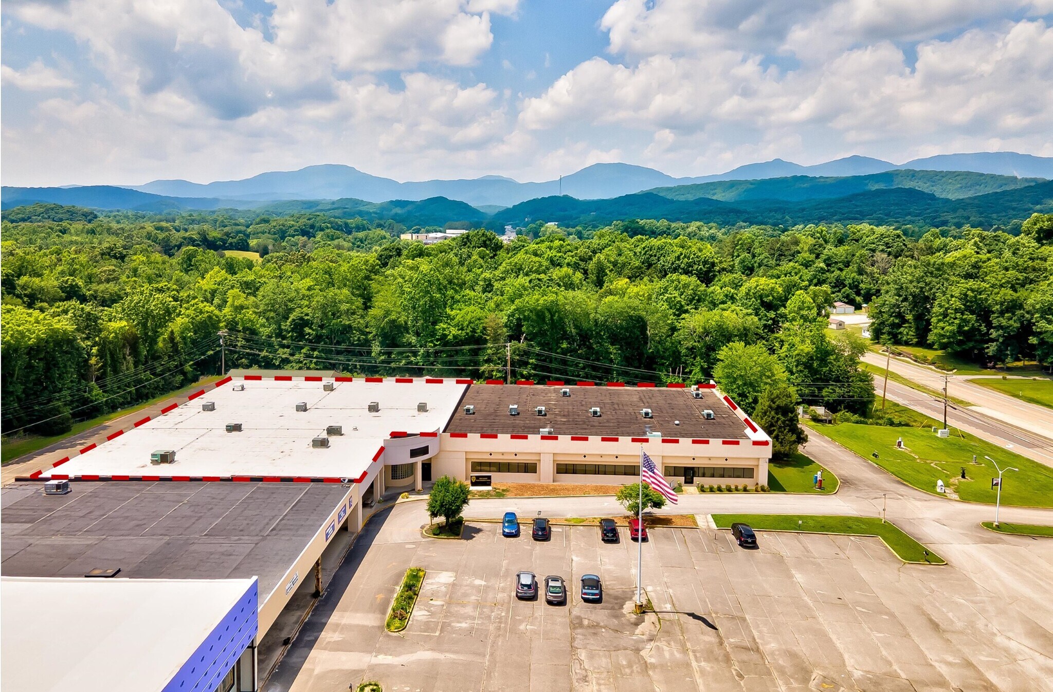 1059 E Tri County Blvd, Oliver Springs, TN à louer Photo principale– Image 1 sur 34