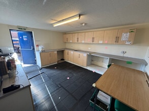 421 Hessle Rd, Hull à louer Photo de l’immeuble– Image 1 sur 3