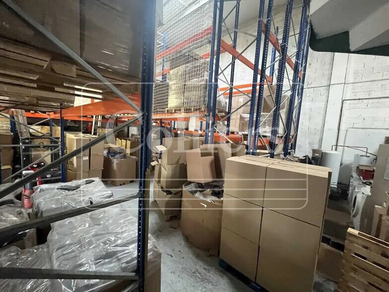 Local d’activités dans Les Pennes-Mirabeau à louer - Photo intérieure – Image 2 sur 6