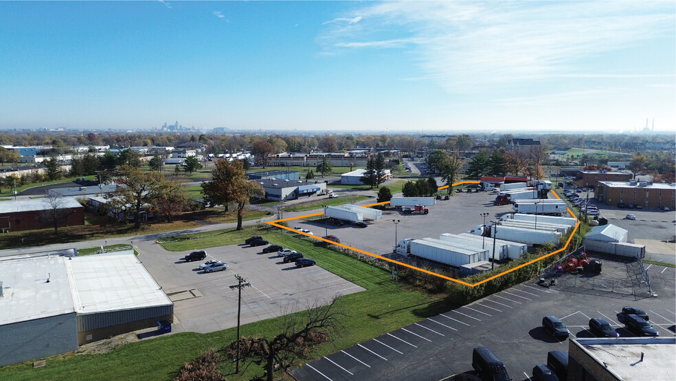 2360 Distributors Dr, Indianapolis, IN à louer - Photo de l’immeuble – Image 1 sur 4