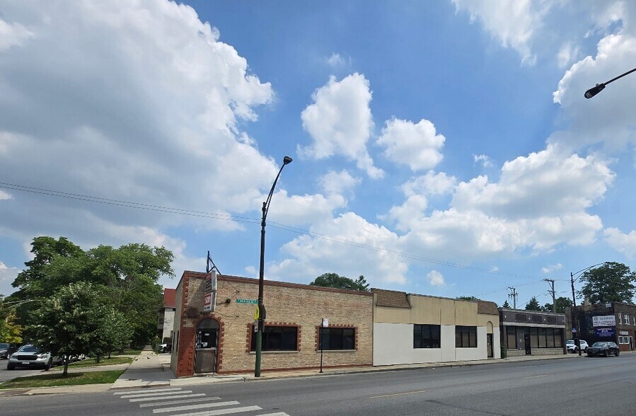 4224-4228 W Montrose Ave, Chicago, IL à louer - Photo de l’immeuble – Image 1 sur 3