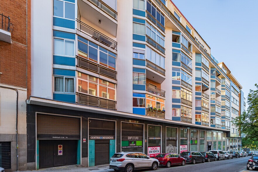 Immeuble residentiel dans Madrid, Madrid à vendre - Photo de l’immeuble – Image 1 sur 1