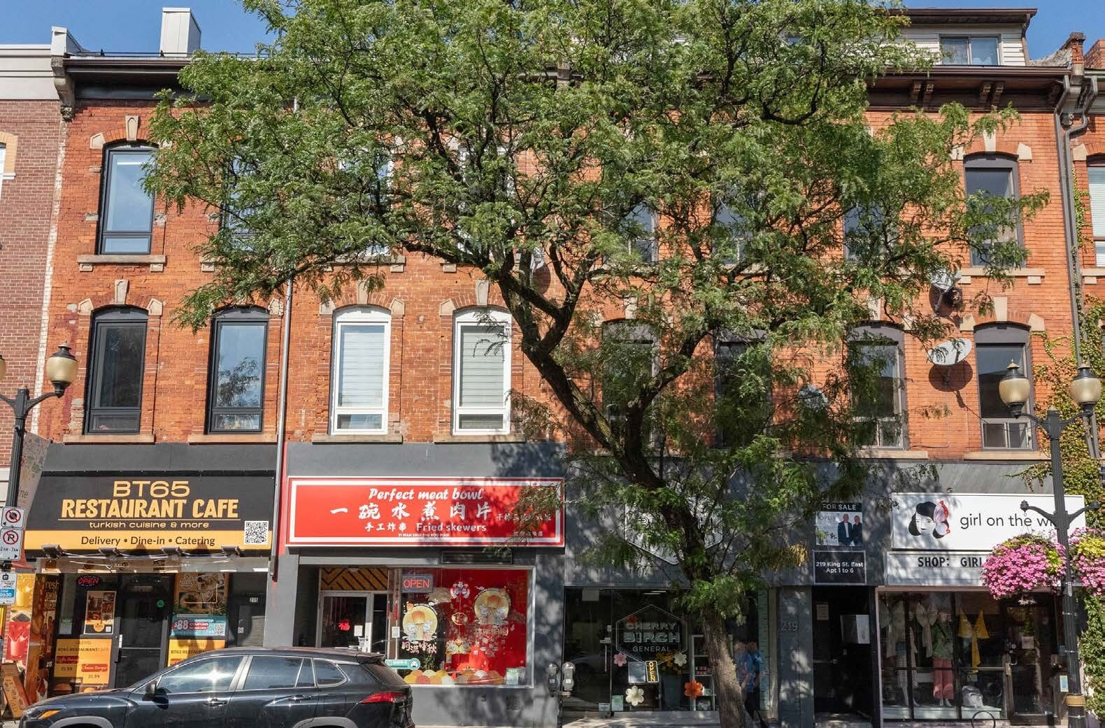219-221 King St E, Hamilton, ON à vendre Photo de l’immeuble– Image 1 sur 15