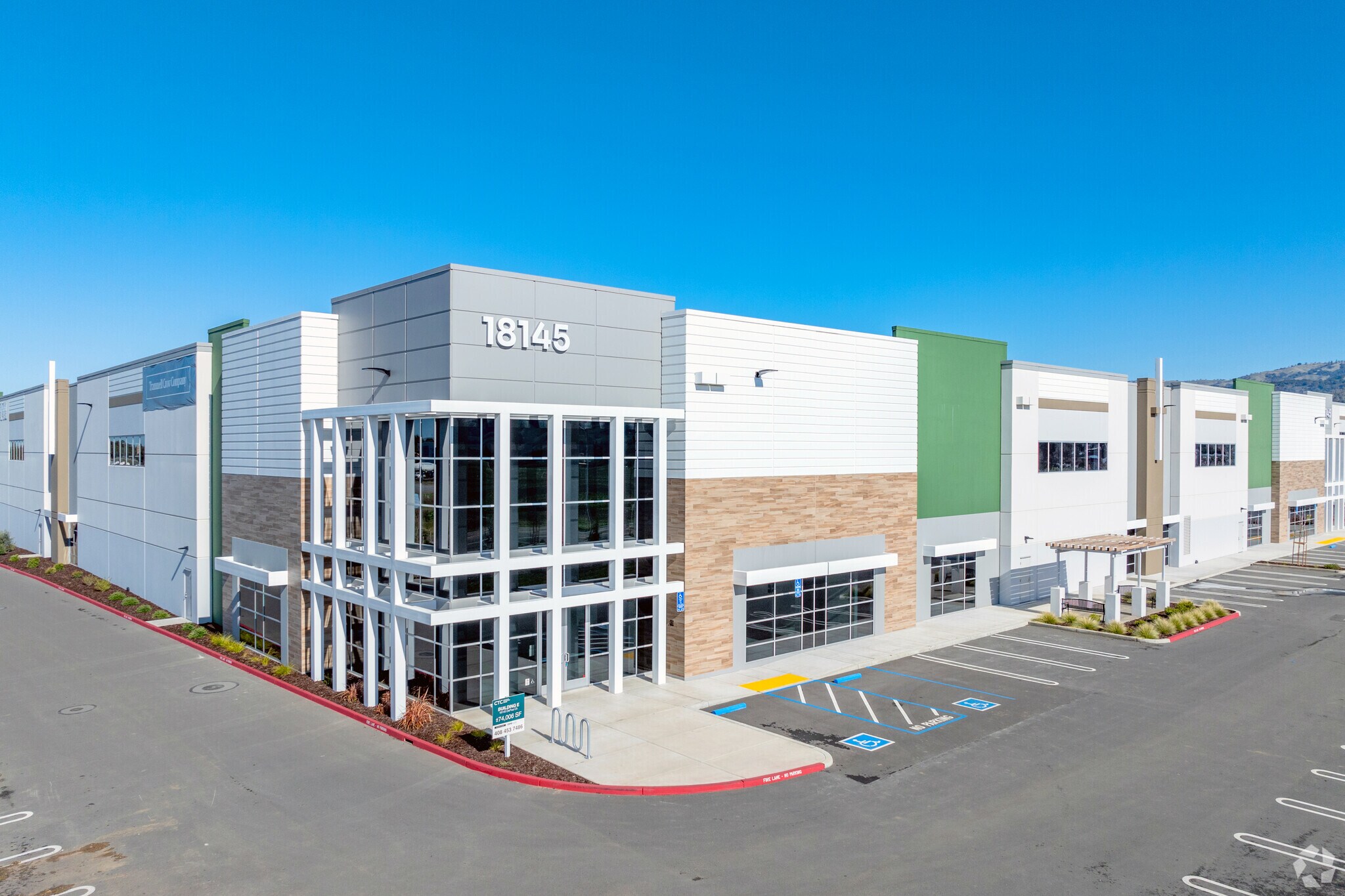 Half Rd, Morgan Hill, CA à louer Photo principale– Image 1 sur 17