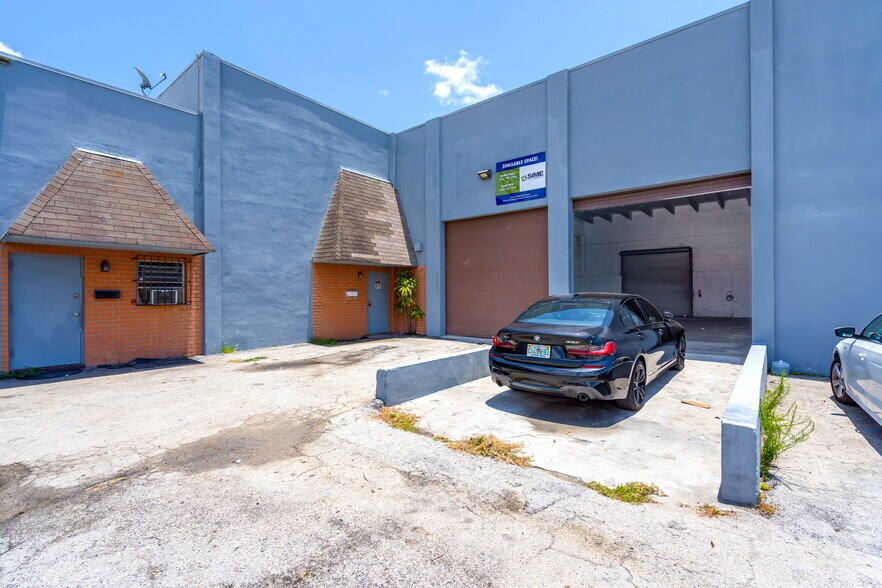 7460-7580 NW 82nd St, Medley, FL à louer - Photo de l’immeuble – Image 2 sur 36