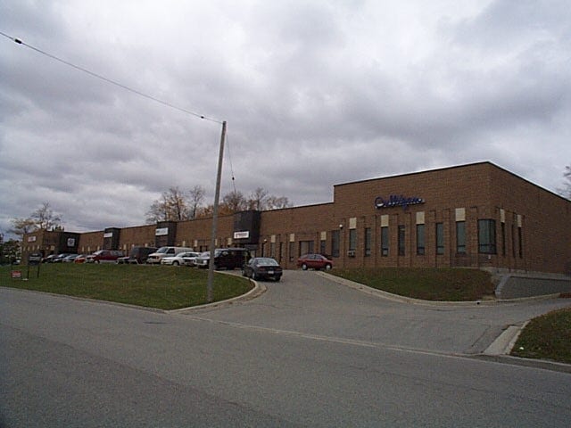 1031 Hubrey Rd, London, ON à louer - Photo de l’immeuble – Image 2 sur 3