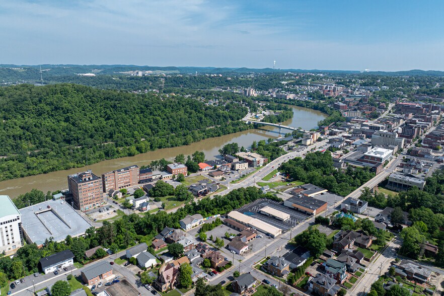 114 Clay St, Morgantown, WV à vendre - Photo de l’immeuble – Image 3 sur 4