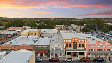 925 Main St, Bastrop, TX - VUE AÉRIENNE vue de carte - Image1