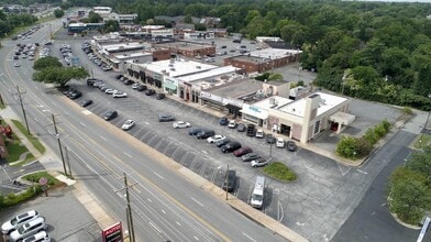 1702 Battleground Ave, Greensboro, NC à louer Aérien– Image 1 sur 14