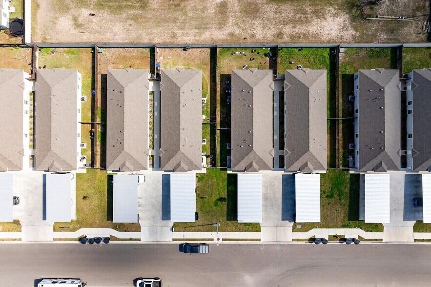 904 N Kentucky St, Alton, TX à vendre - Photo de l’immeuble – Image 3 sur 16
