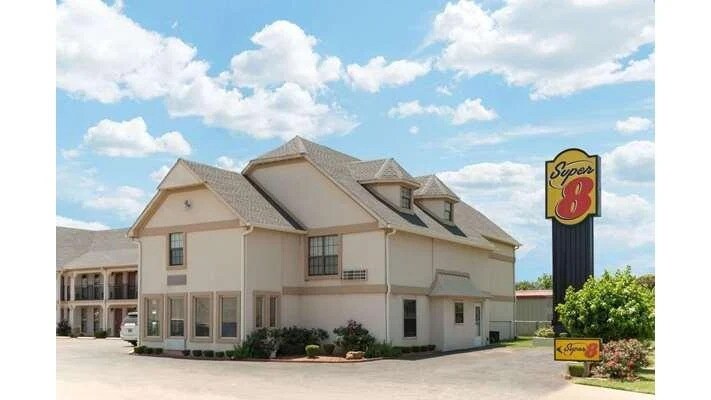 2715 W Garriott Rd, Enid, OK à vendre Photo principale– Image 1 sur 8