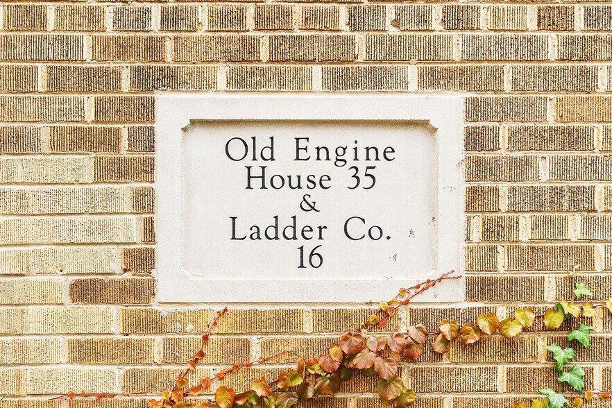 407 N Hawley Rd, Milwaukee, WI à vendre - Photo de l’immeuble – Image 2 sur 33