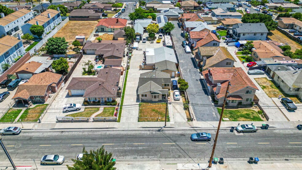 546 E 220th St, Carson, CA à vendre - Photo de l’immeuble – Image 2 sur 15