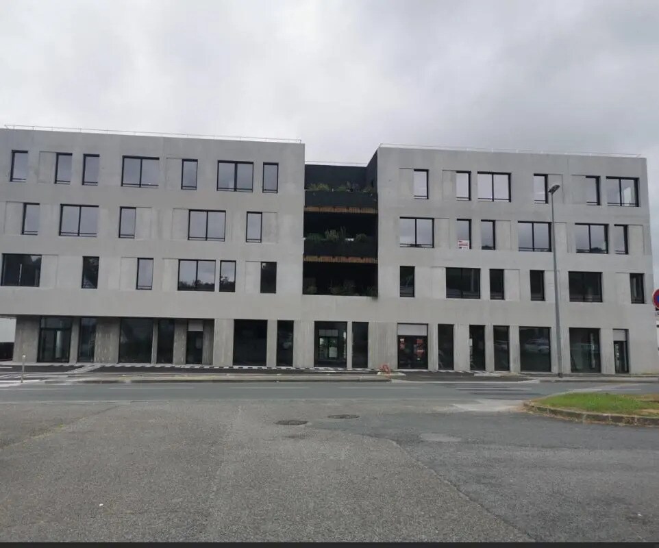 Local commercial dans Anglet à louer Photo de l’immeuble– Image 1 sur 4