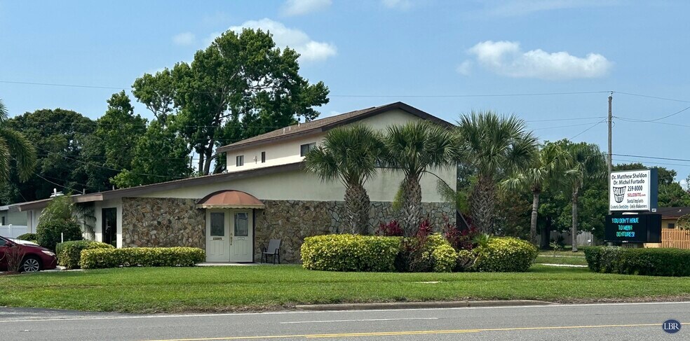 2211 Sarno Rd, Melbourne, FL à louer - Photo de l’immeuble – Image 2 sur 13