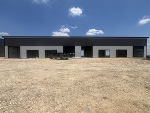 6420 FM 1102, New Braunfels, TX à louer Photo de l’immeuble– Image 2 sur 14