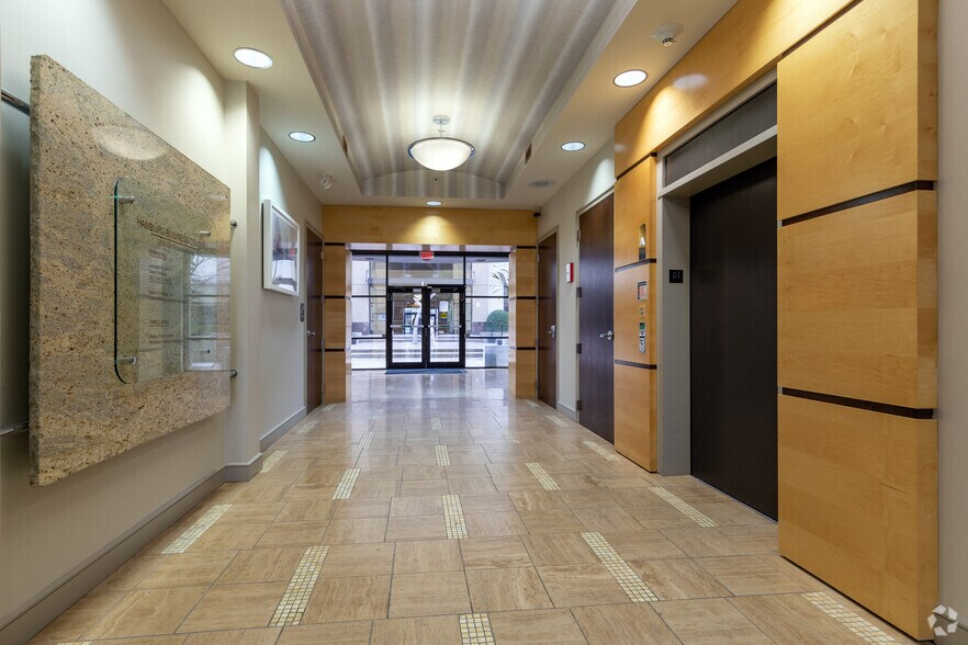 2700 Old Rosebud Rd, Lexington, KY à louer - Hall d’entrée – Image 2 sur 5