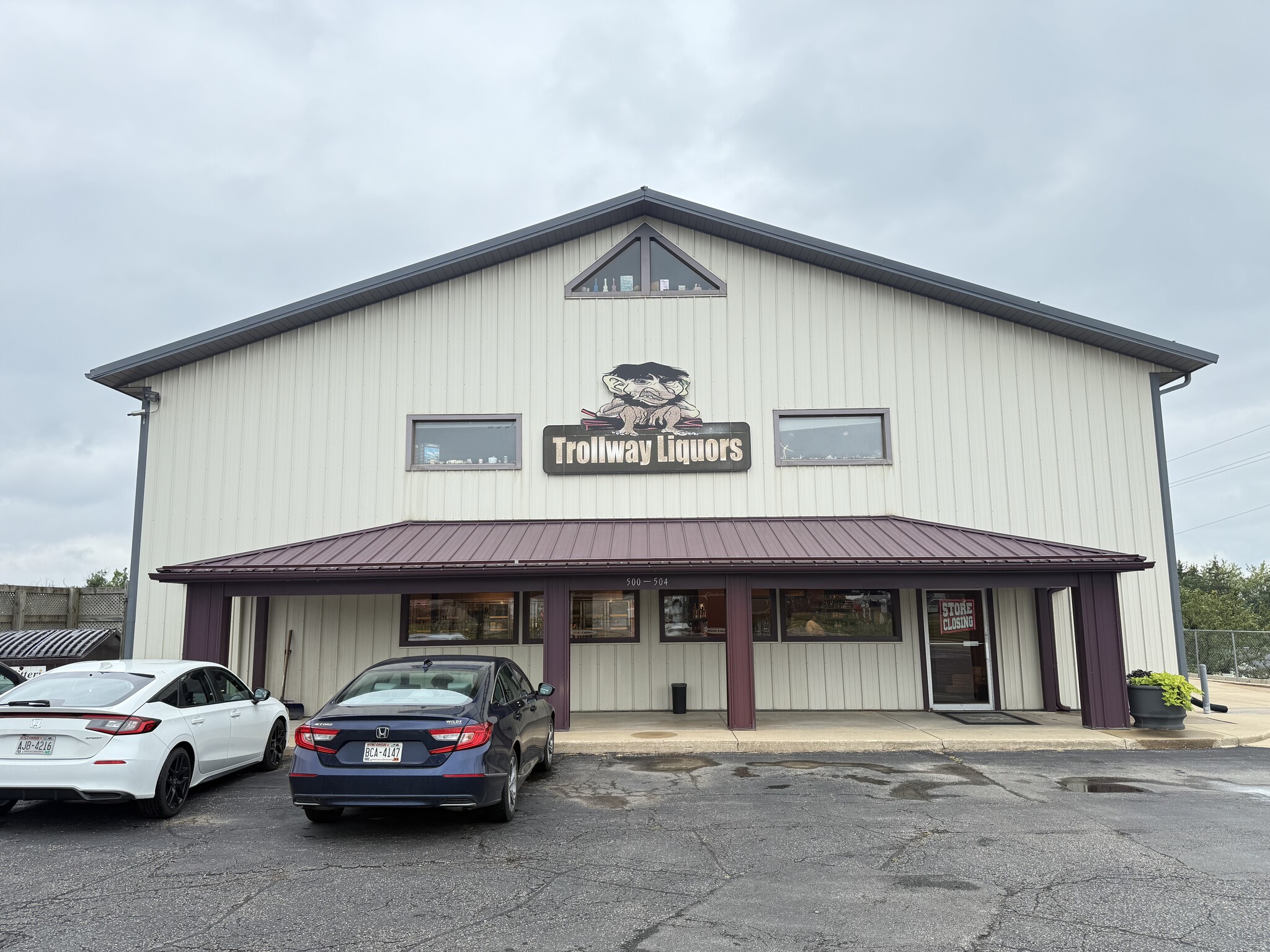 500-504 W Main St, Mount Horeb, WI à louer Photo de l’immeuble– Image 1 sur 11