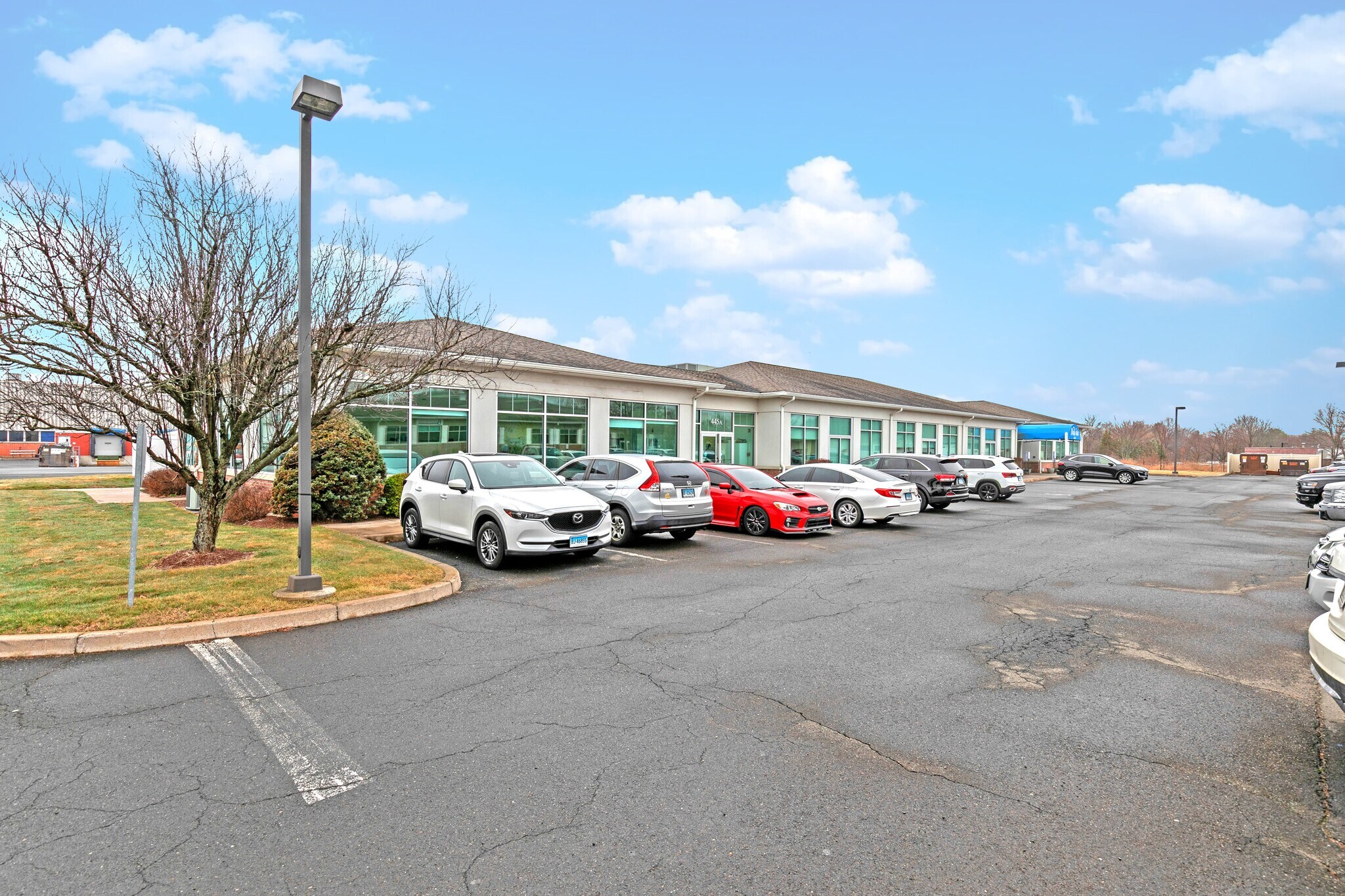445-445A Willard Ave, Newington, CT à louer Photo principale– Image 1 sur 19