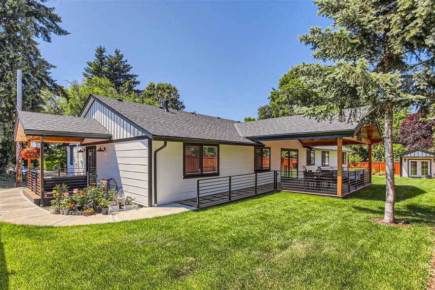 8955 SW Club Meadow Ln, Portland, OR à vendre - Photo de l’immeuble – Image 2 sur 37