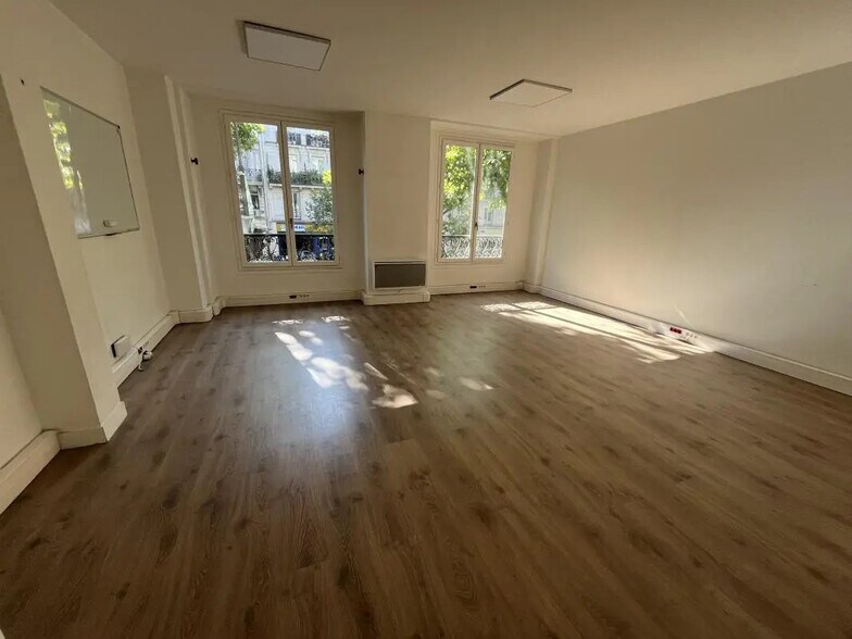 Bureau dans Paris à louer - Photo de l’immeuble – Image 2 sur 9