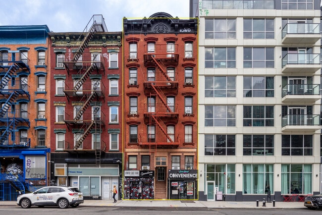 Plus de détails pour 49 Essex St, New York, NY - Logement à vendre