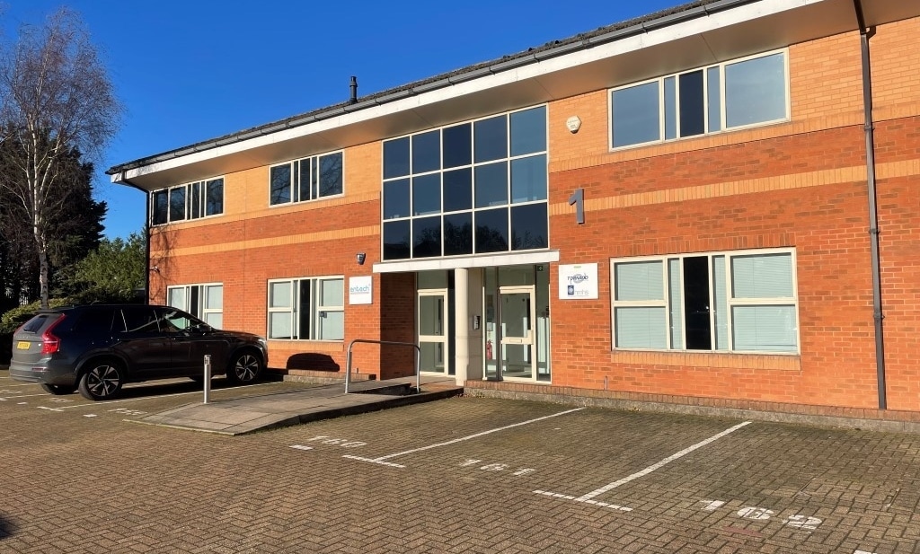 Boundary Way, Hemel Hempstead à louer Photo de l’immeuble– Image 1 sur 5