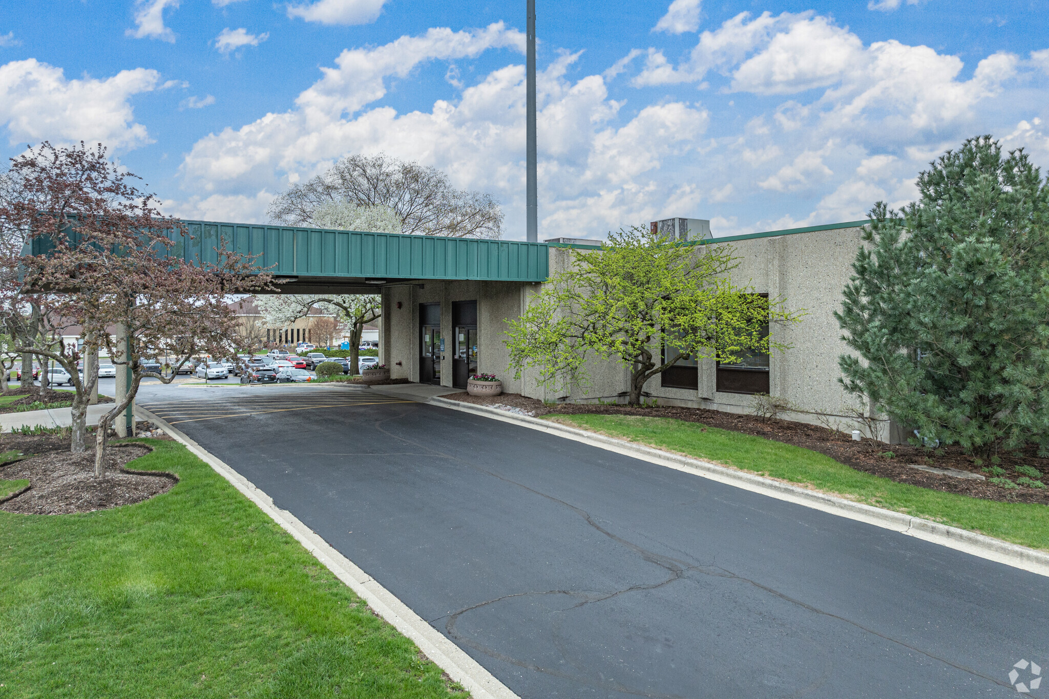 800 W 5th Ave, Naperville, IL à louer Photo principale– Image 1 sur 5