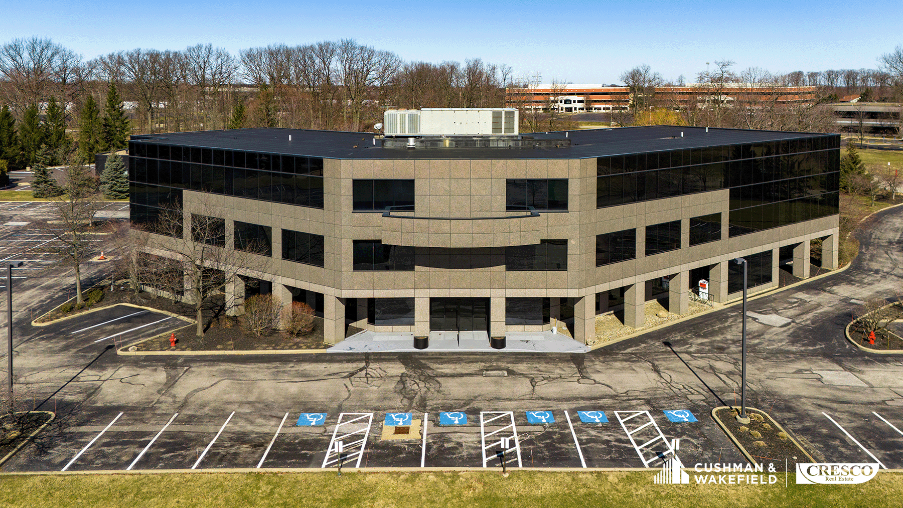 6120 Parkland Blvd, Mayfield Heights, OH à louer Photo de l’immeuble– Image 1 sur 21