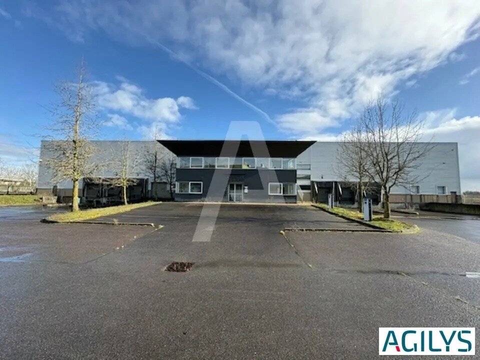 Industriel/Logistique dans Saint-Michel-sur-Orge à louer Photo de l’immeuble– Image 1 sur 12
