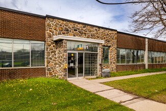 Plus de détails pour 8101 Boul Métropolitain E, Montréal, QC - Industriel/Logistique à vendre