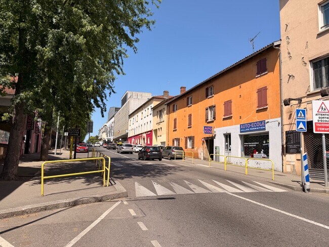 Plus de détails pour Local commercial à vendre