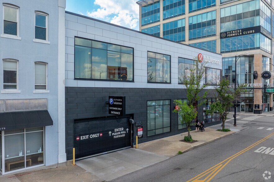 938 W North Ave, Chicago, IL à louer - Photo de l’immeuble – Image 2 sur 4