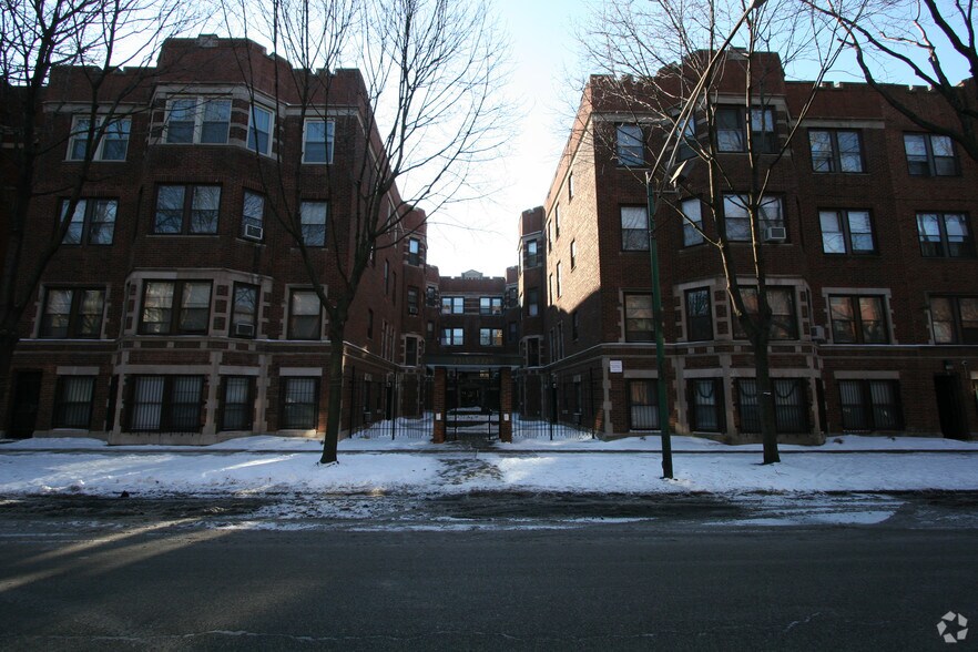 2315-2329 E 70th St, Chicago, IL à vendre - Photo principale – Image 1 sur 5