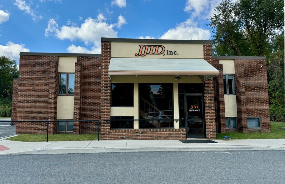 100 Julian Ln, Bear, DE à vendre - Photo de l’immeuble – Image 3 sur 7