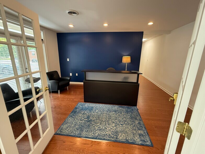 1215 Hightower Trl, Atlanta, GA à vendre - Photo de l’immeuble – Image 2 sur 12