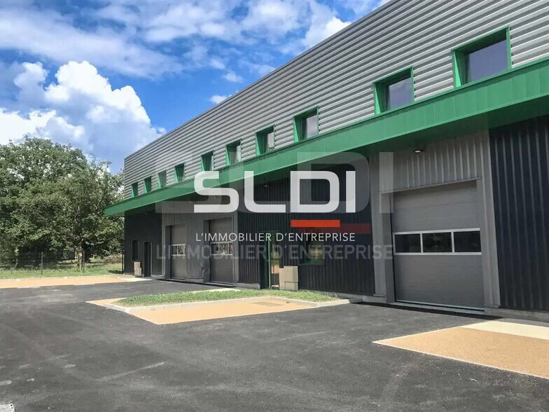 Local d’activités dans Tignieu-Jameyzieu à louer - Photo de l’immeuble – Image 1 sur 7