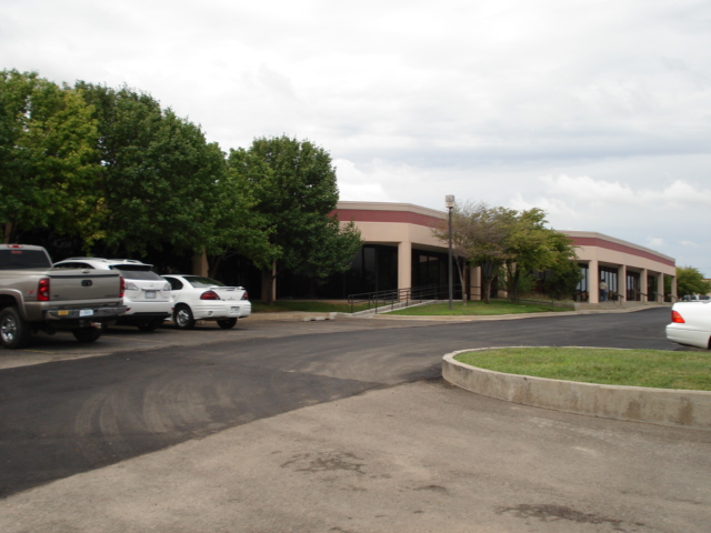 2400 Lakeview Dr, Amarillo, TX à louer - Photo de l’immeuble – Image 1 sur 1