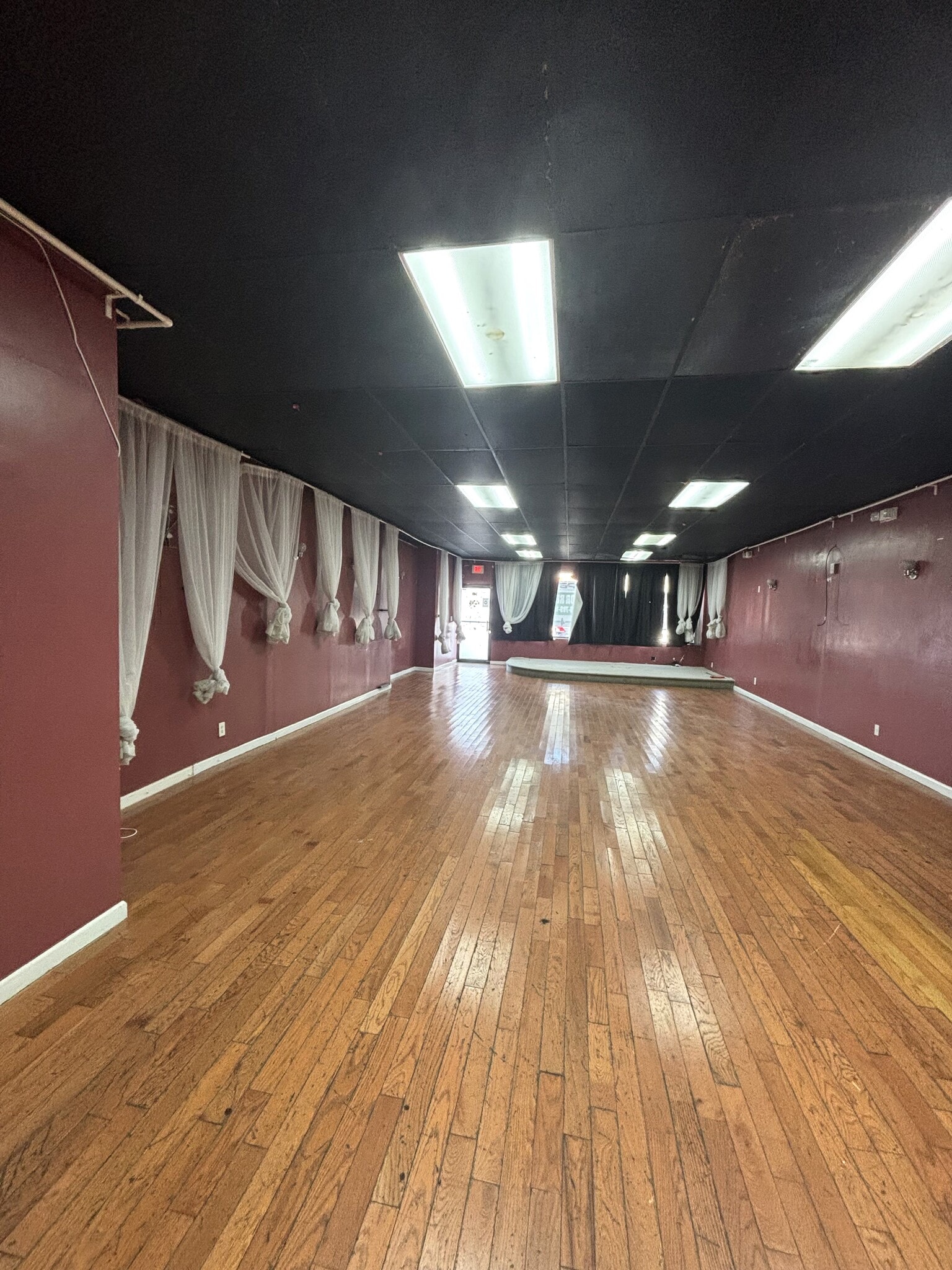 2426-2428 Grand Ave, Baldwin, NY à louer Photo intérieure– Image 1 sur 6