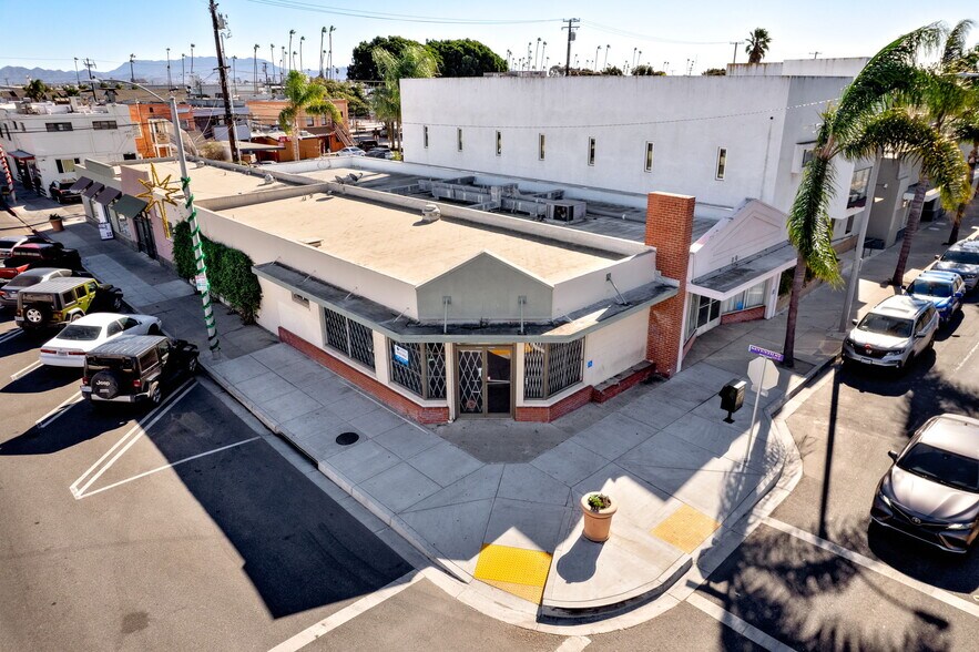 700 S A St, Oxnard, CA à louer - Photo de l’immeuble – Image 1 sur 13