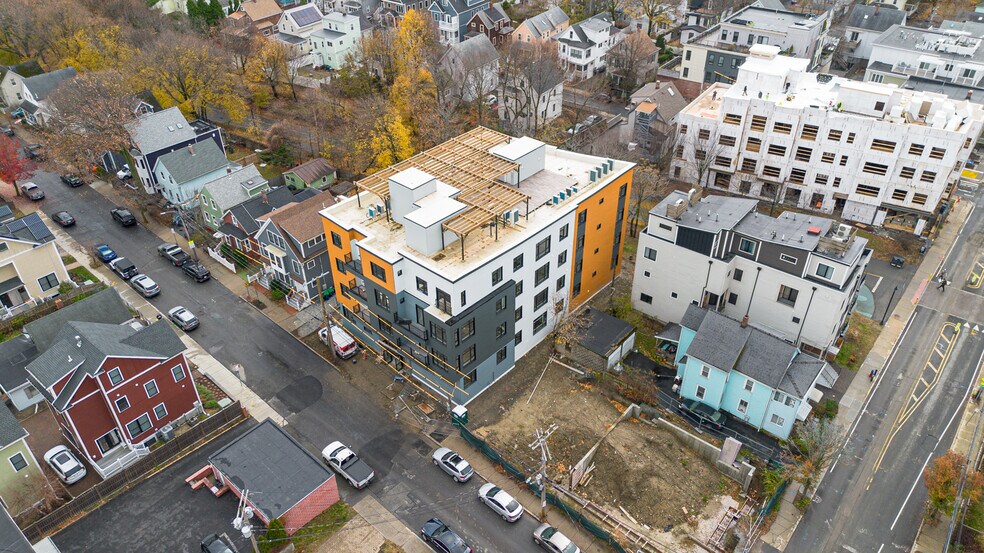 13 Warwick St, Somerville, MA à vendre - Photo de l’immeuble – Image 2 sur 21