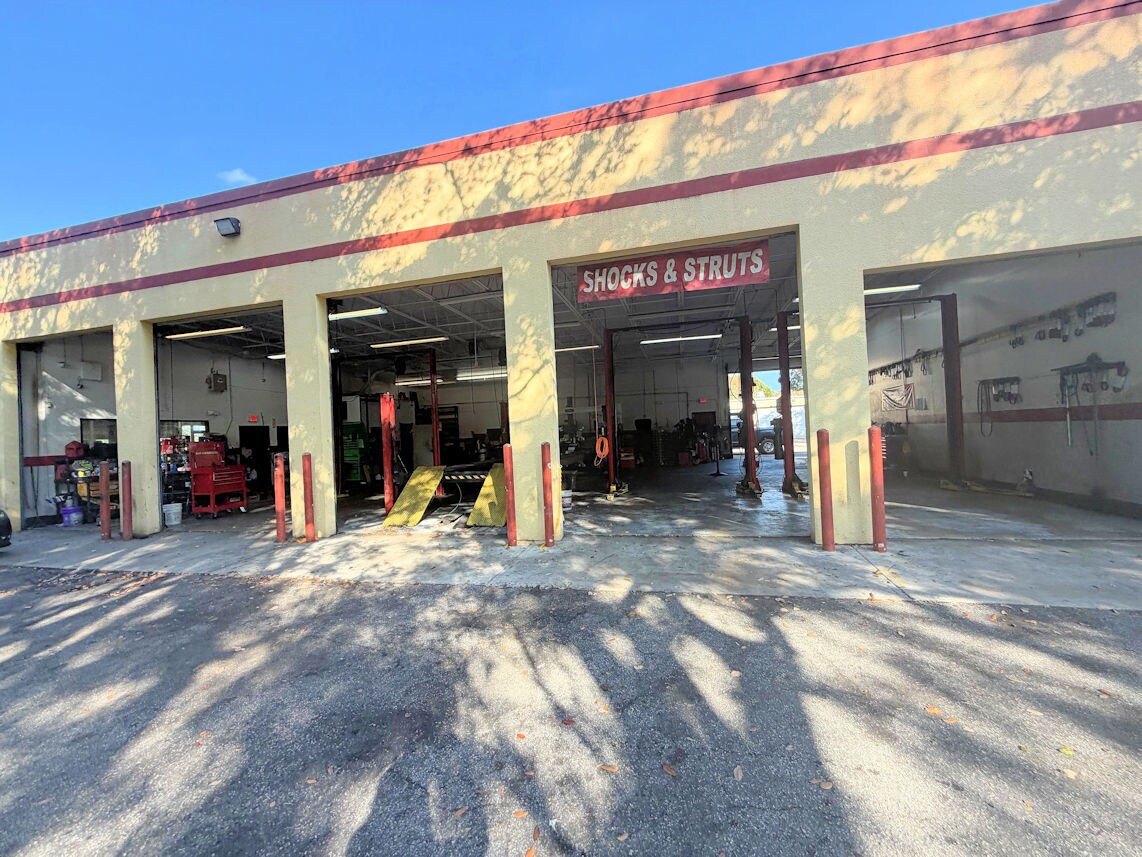 6480-6520 W Commercial Blvd, Lauderhill, FL à louer Photo de l’immeuble– Image 1 sur 12