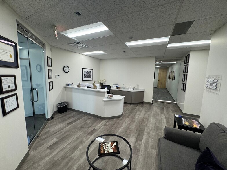 5011 Meadowood Mall Cir, Reno, NV à louer - Photo intérieure – Image 2 sur 6