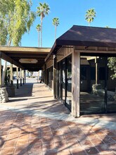 1733-1793 E Palm Canyon Dr, Palm Springs, CA à louer Photo de l’immeuble– Image 1 sur 2