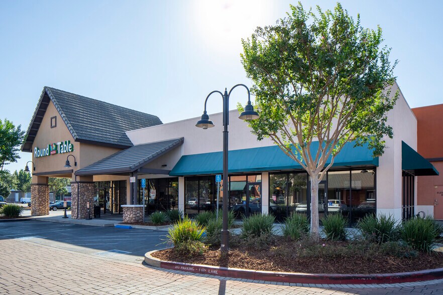 The Shops at Laguna Reserve portefeuille de 6 biens à vendre sur LoopNet.fr - Photo de l’immeuble – Image 3 sur 5