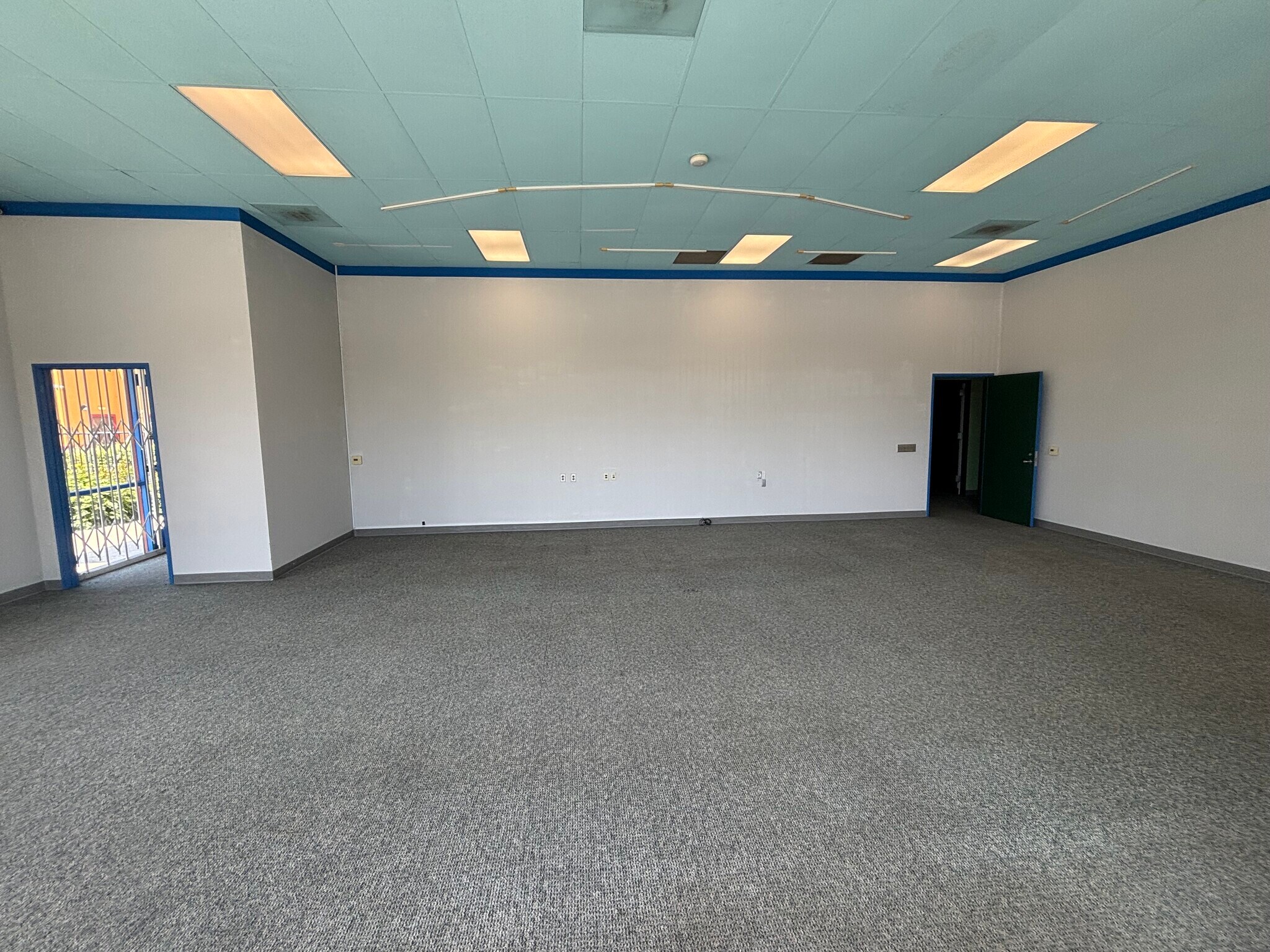 18821 Pioneer Blvd, Cerritos, CA à louer Photo intérieure– Image 1 sur 6
