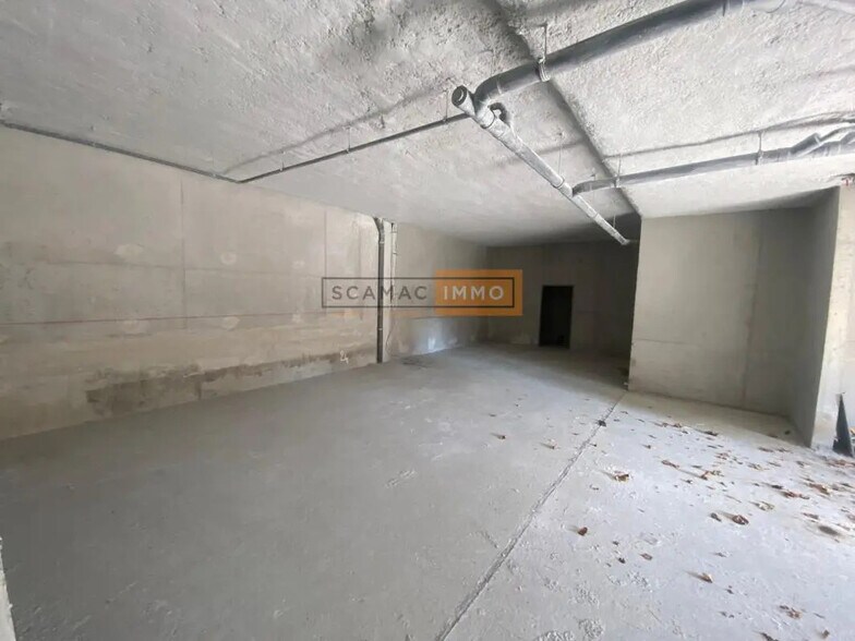 Local commercial dans Toulon à louer - Photo de l’immeuble – Image 1 sur 4