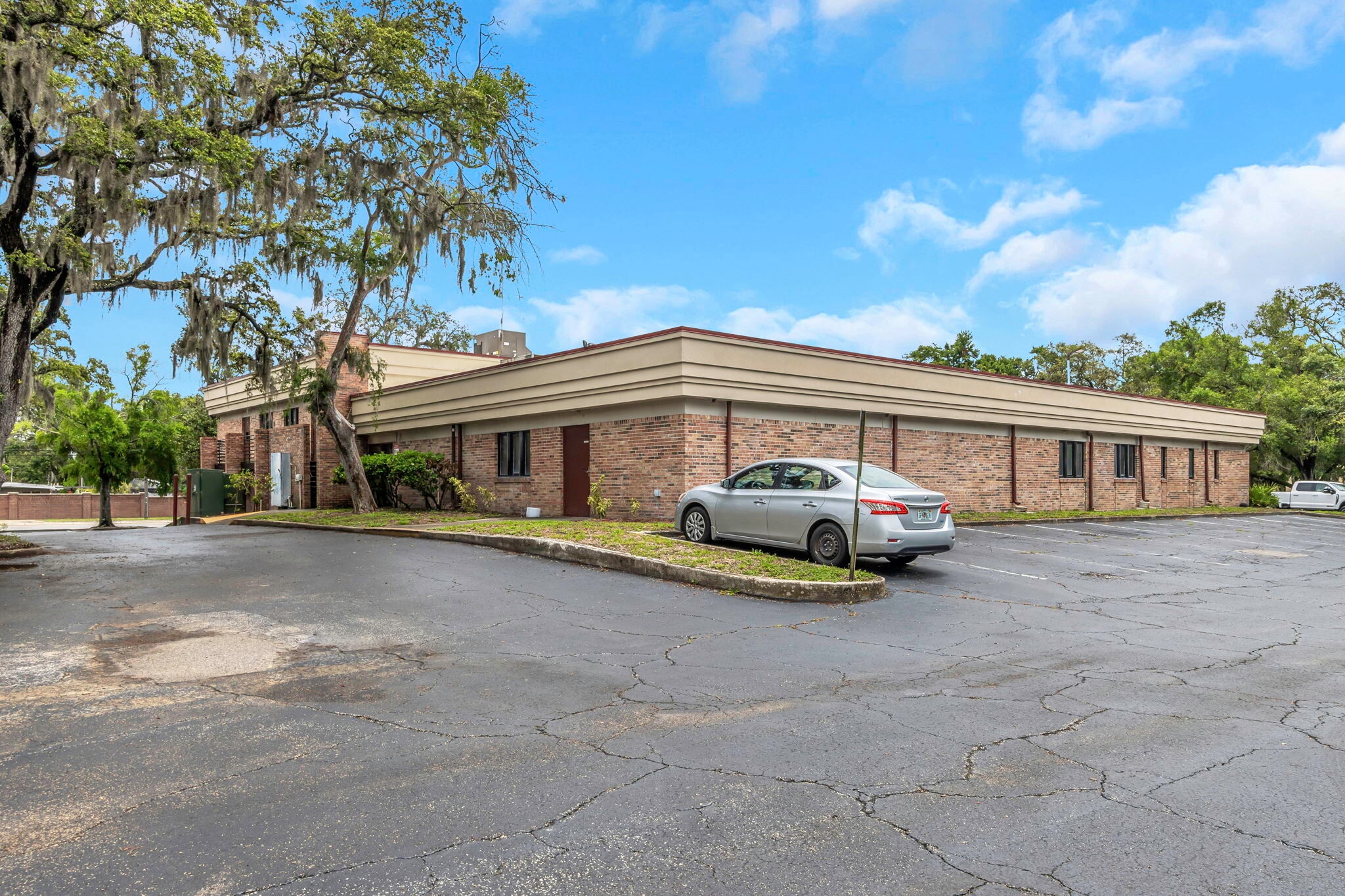 10320 N 56th St, Temple Terrace, FL à louer Photo de l’immeuble– Image 1 sur 40