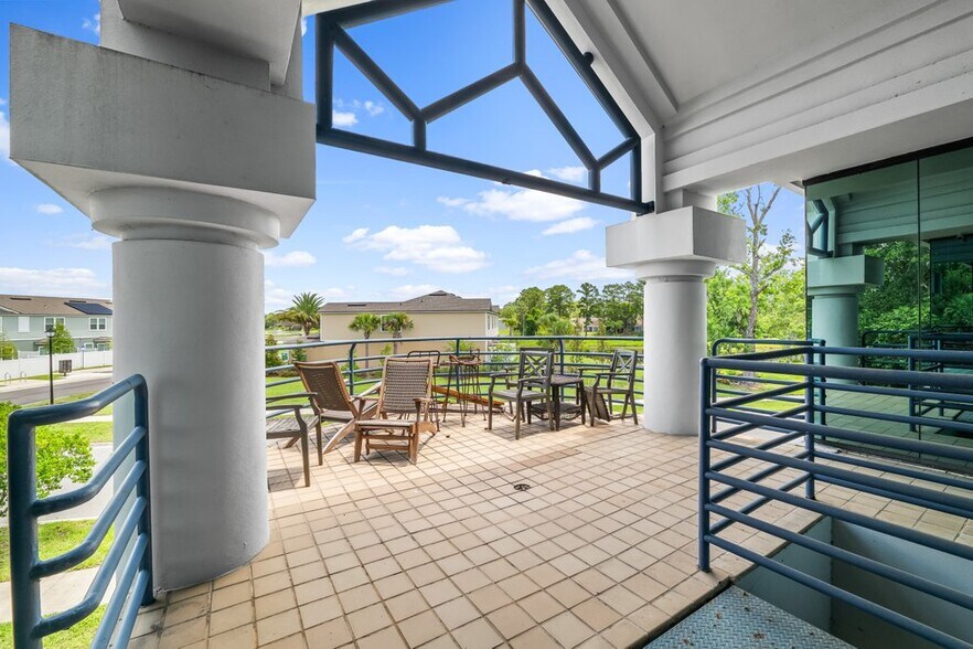 9250 Cypress Green Dr, Jacksonville, FL à louer - Photo de l’immeuble – Image 3 sur 22