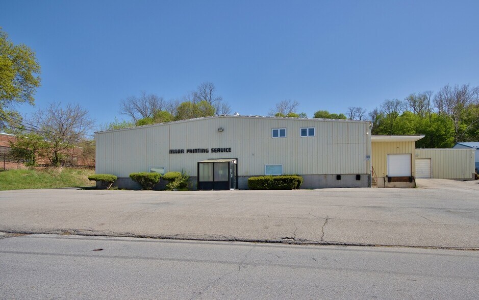 49 Oakley St, Poughkeepsie, NY à vendre - Photo de l’immeuble – Image 2 sur 50
